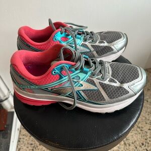 Brooks Ravenna 7 in Pink, Gray & Teal